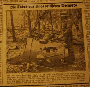 Das Jeversche Wochenblatt berichtete nach dem Absturz des Kampfbombers mit einem Foto auf Seite 1.