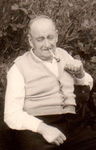 Ein wahrer Opa, Anfang der 60er Jahre. Hein Mansholt aus Brinkum, Ostfriesland.