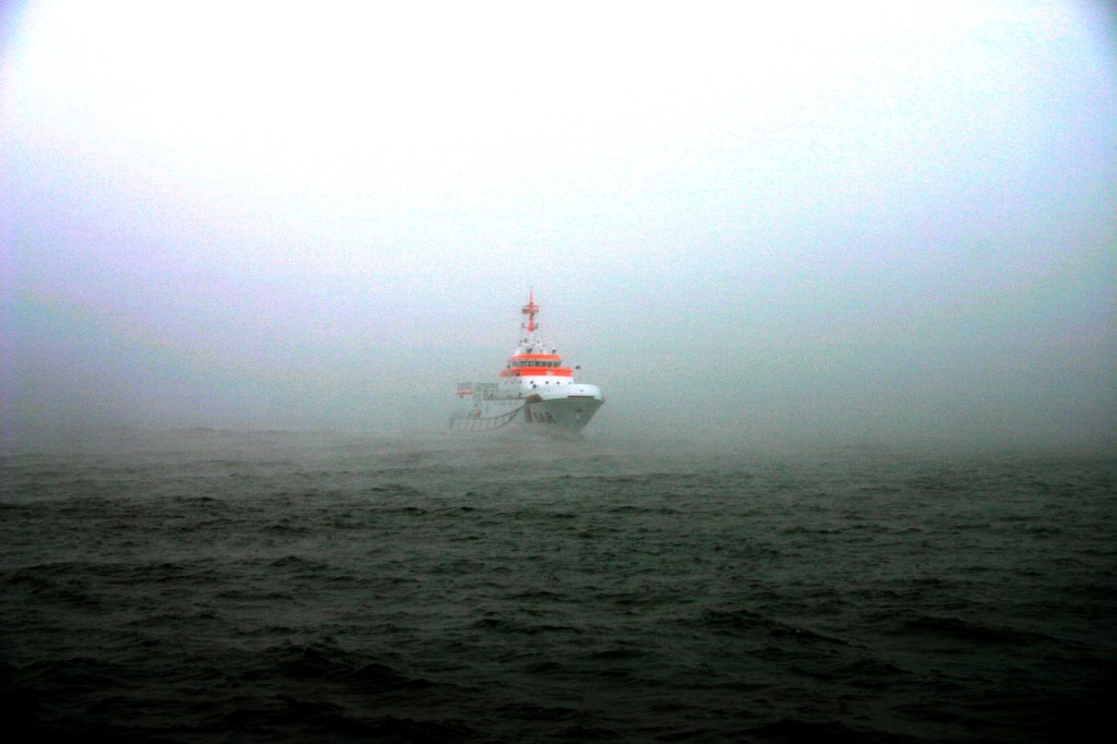 Nebel mit Sichtweiten zum Teil unter zehn Metern hat am Wochenende (29. /30. März 2014) zu mehreren Einsätzen der Seenotretter geführt. Auch die HERMANN MARWEDE von der Station Helgoland war im Einsatz (Archivbild DGzRS).